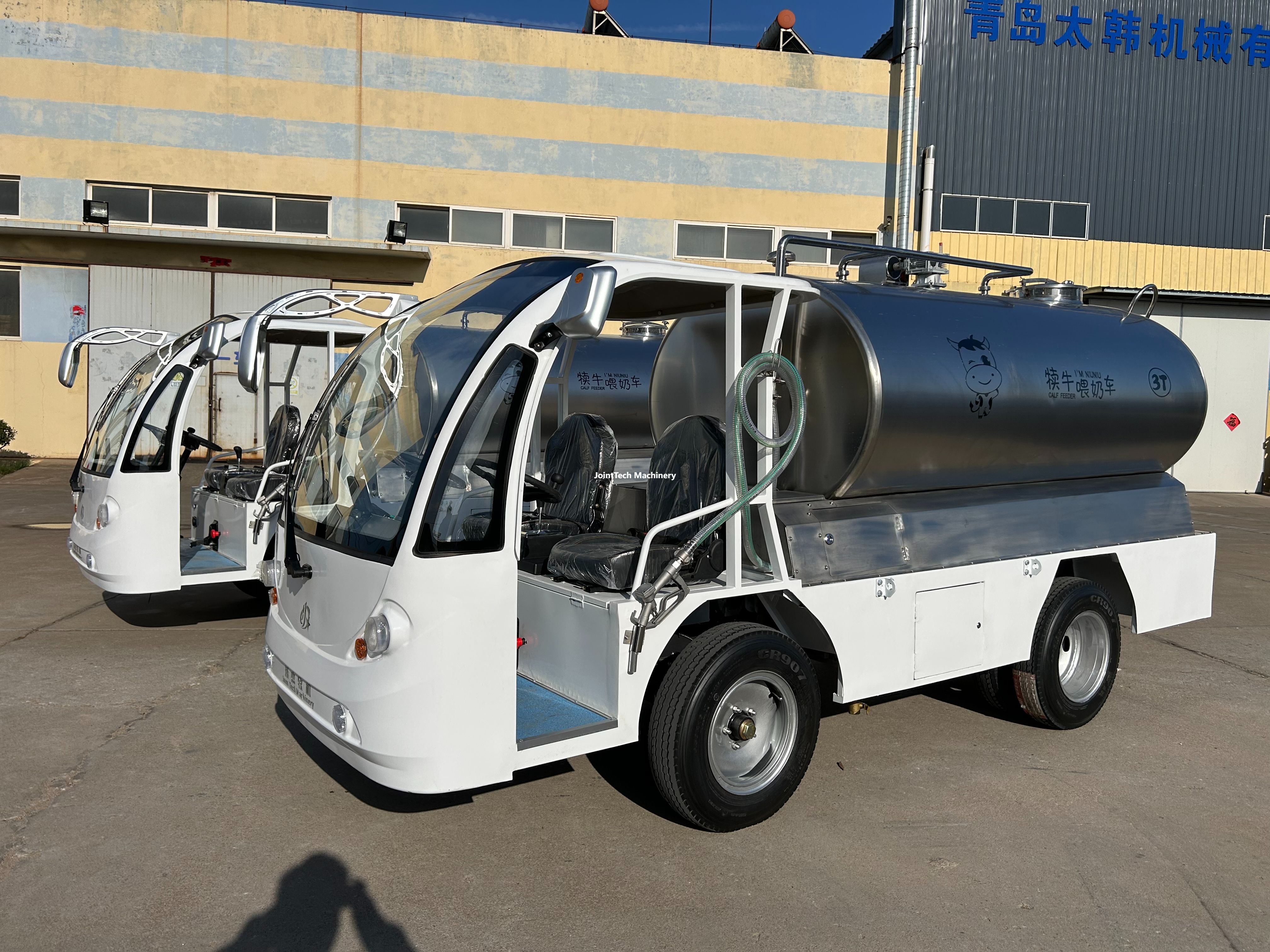 3000L Automatic Milk Taxi 3T Electric Drive Multi Calf Milk Feeder for Livestock Industry