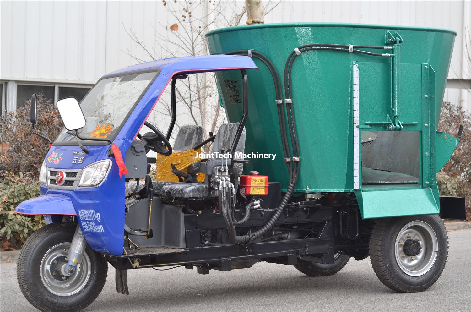 Self Propelled Fully Automatic TMR Mixer 4 Cubic Metre