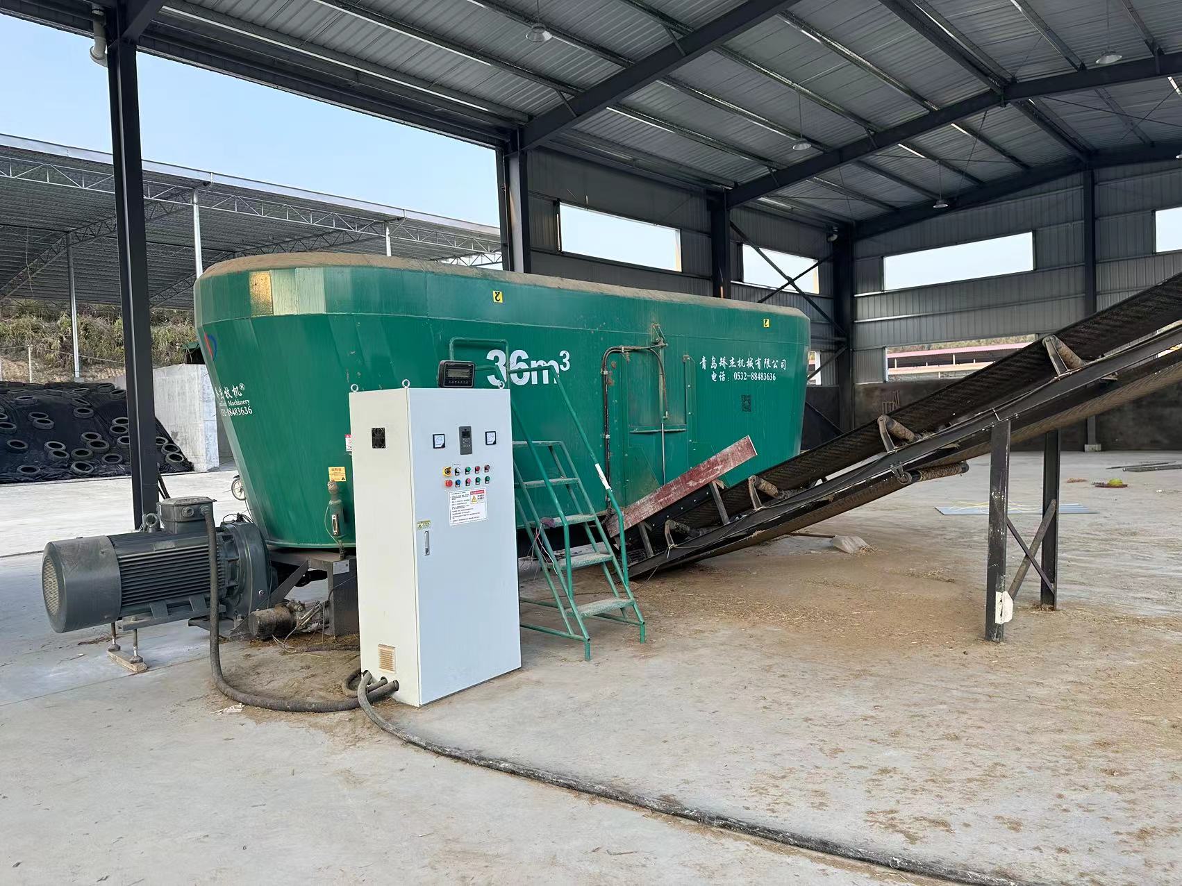 36 CBM Triple Vertical Augers Stationary TMR Mixer