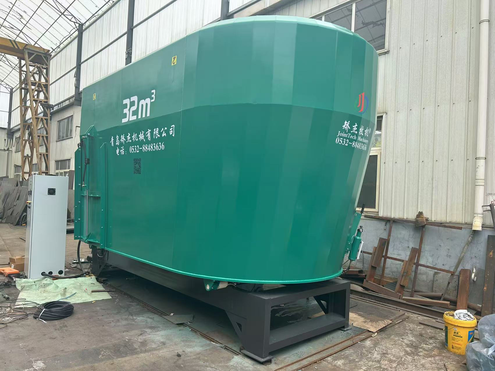 30-33 CBM Double Vertical Auger Stationary TMR Mixer