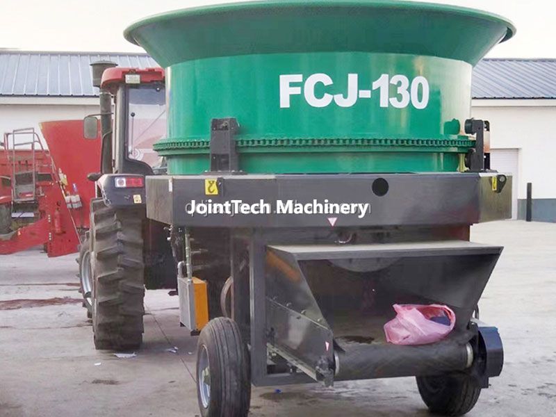High Efficiency Hay Bale Crusher Goat And Cow Farming Equipment Straw Grinder Grass Chopper for Livestock Farm Feeding