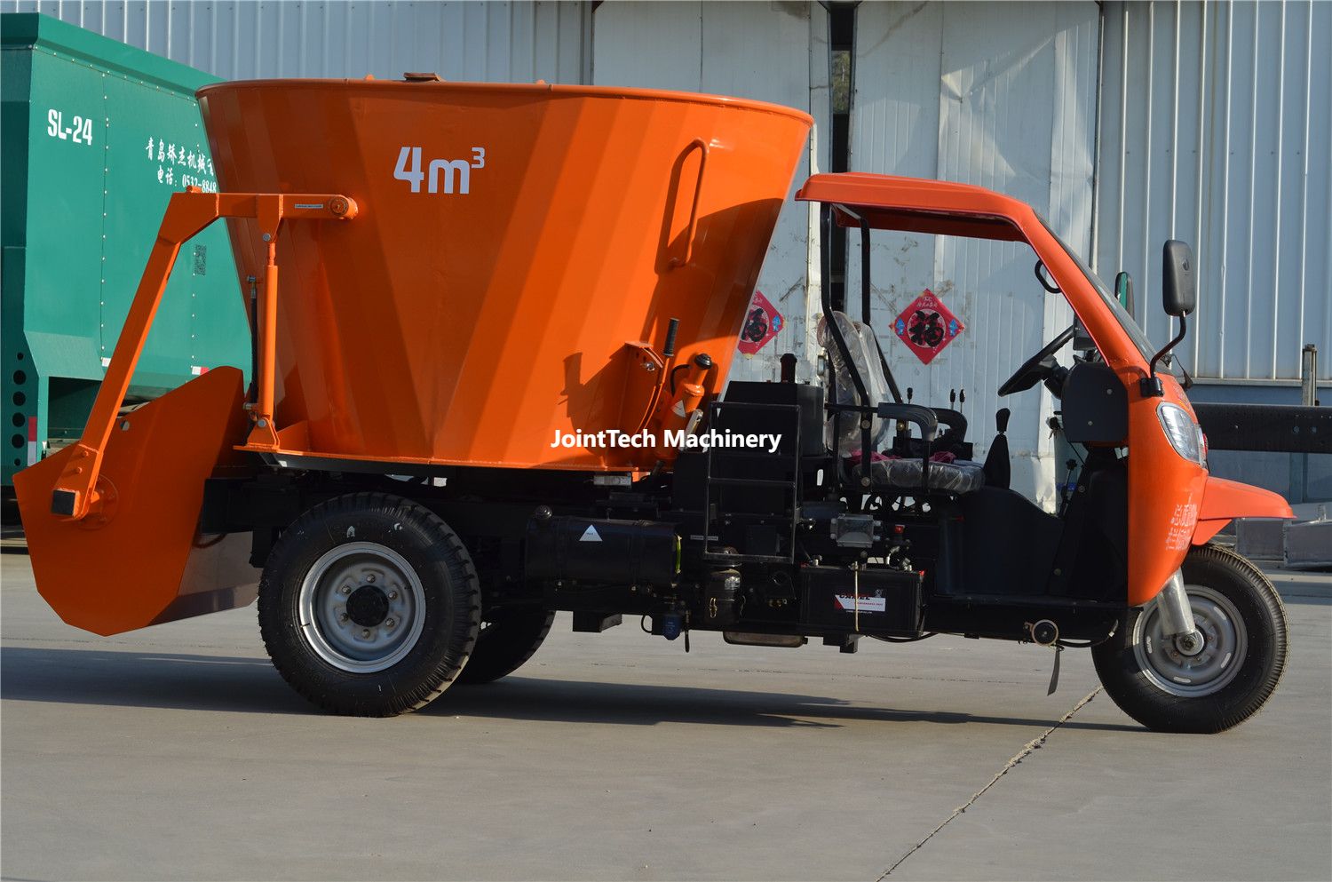 Self Propelled Multipurpose TMR Mixer 4cbm