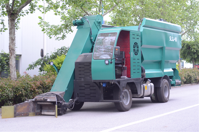 16m&sup3; Leftover Feed Collector for Cattle with High Productivity