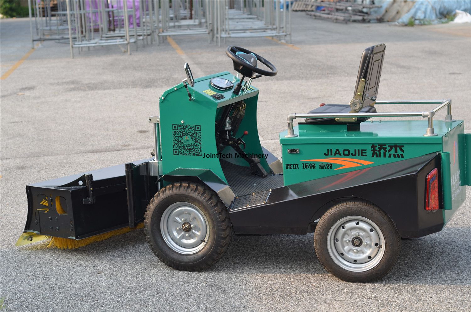 Mini Eco-friendly Electric Dairy Feed Pusher