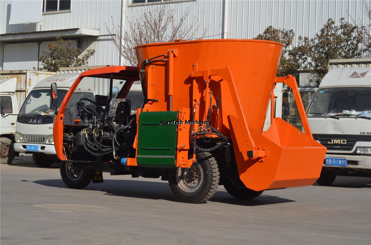 4 cbm Self Propelled TMR Mixer