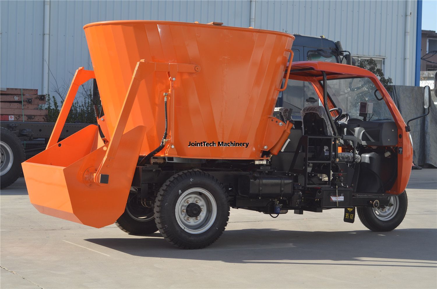 4 cbm Self Propelled TMR Mixer
