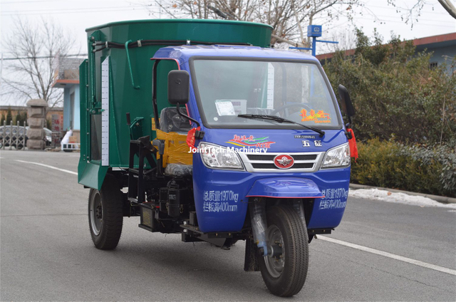 Self Propelled Fully Automatic TMR Mixer 4 Cubic Metre