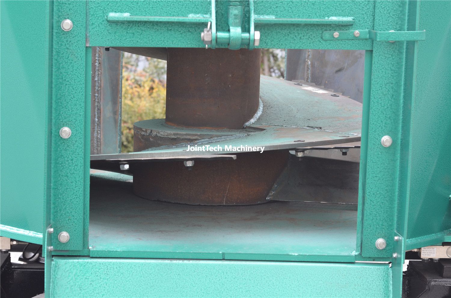 Self Propelled TMR Mixer