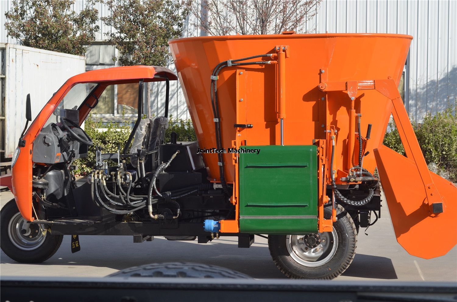 4 cbm Self Propelled TMR Mixer