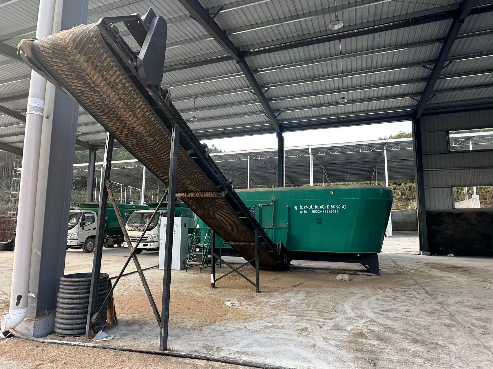 36 CBM Triple Vertical Augers Stationary TMR Mixer