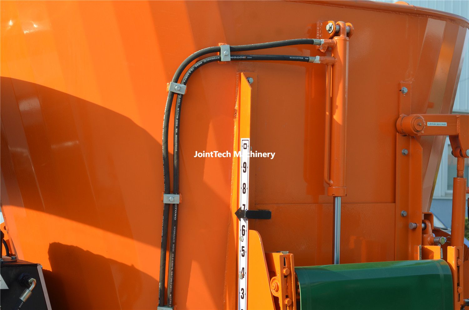 Self Propelled Multipurpose TMR Mixer