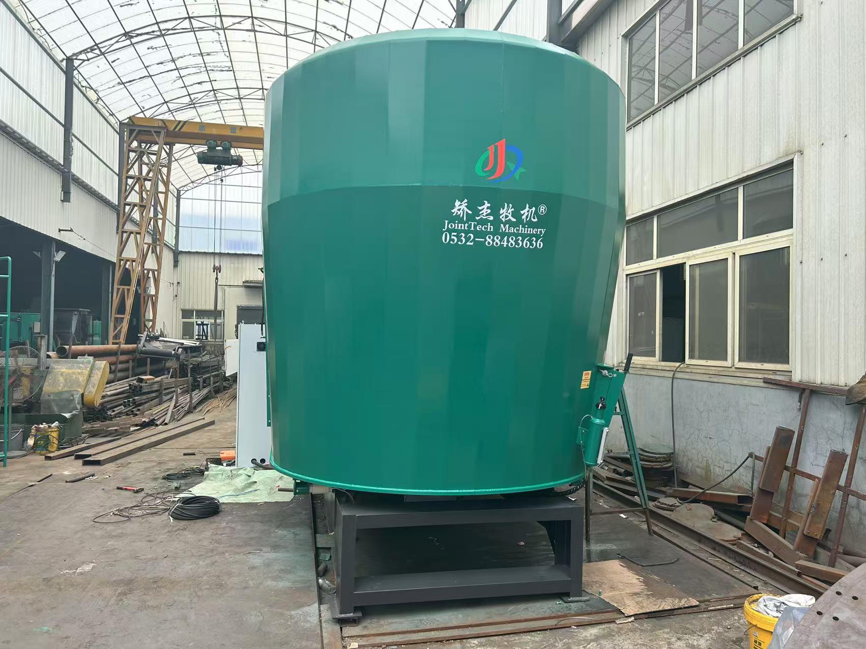 30-33 CBM Double Vertical Auger Stationary TMR Mixer