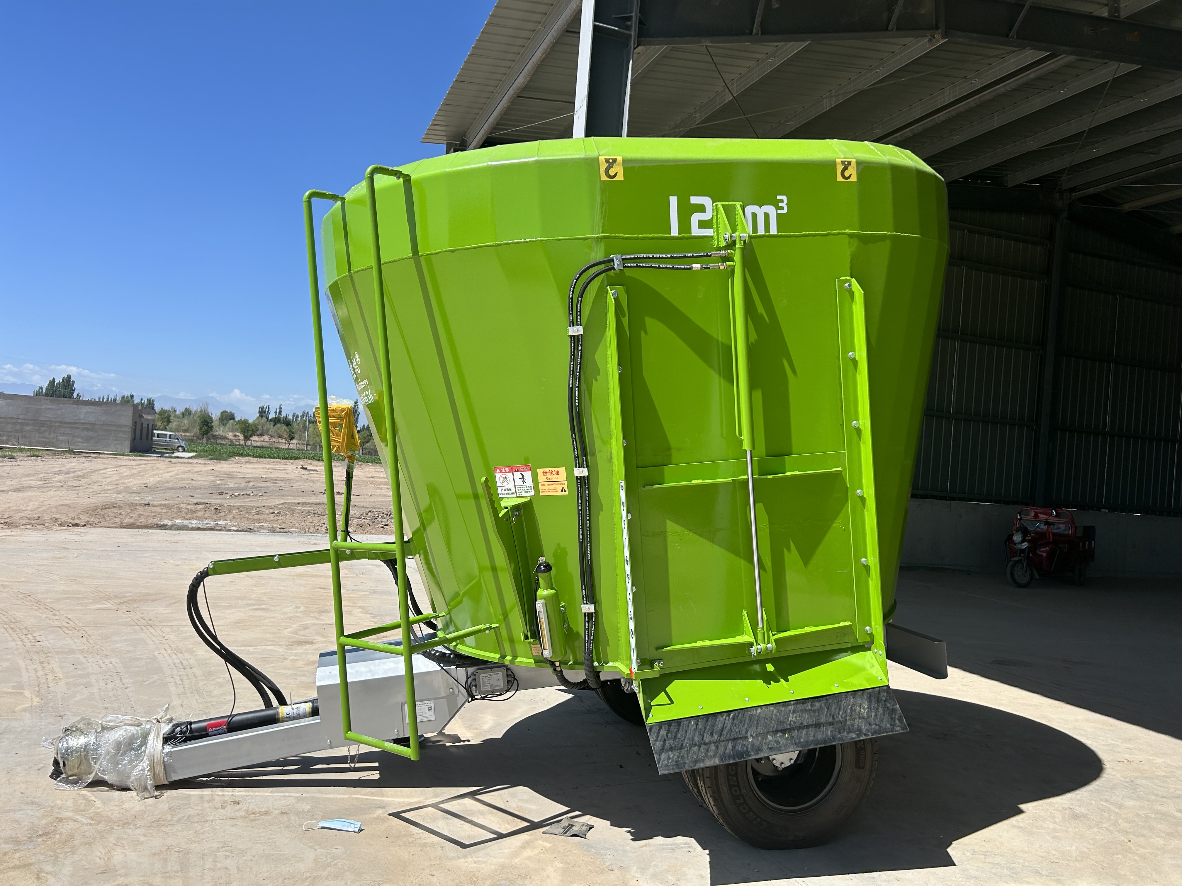 feed mixer-12m&sup3;