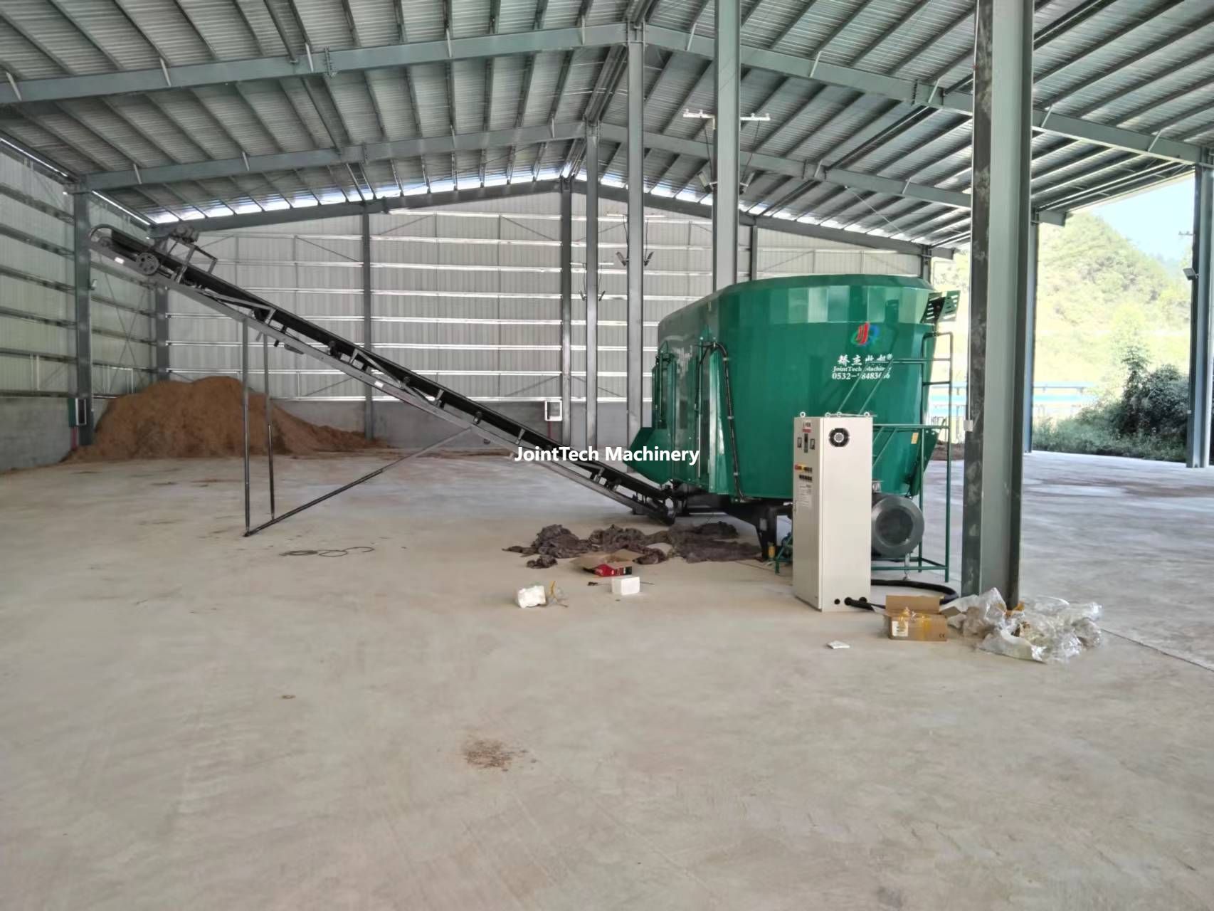 Double Vertical Auger Stationary TMR Mixer