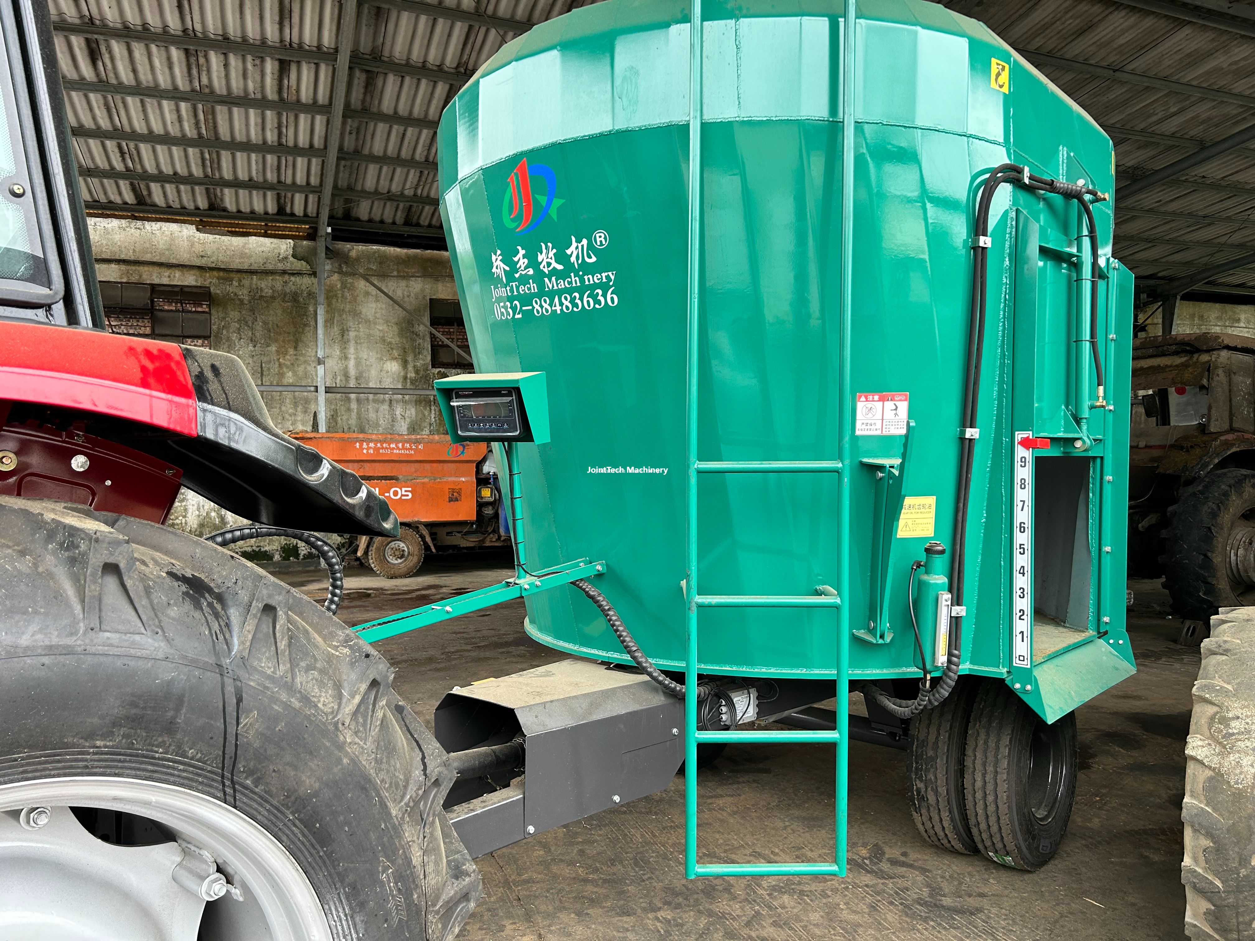 Tractor Trailed Vertical TMR Mixer 12cbm