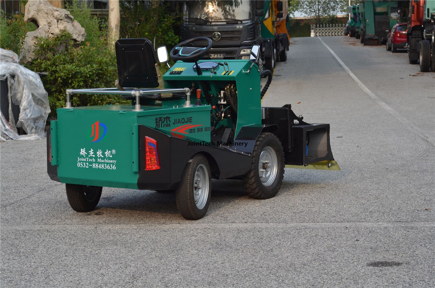 Mini Eco-friendly Electric Dairy Feed Pusher