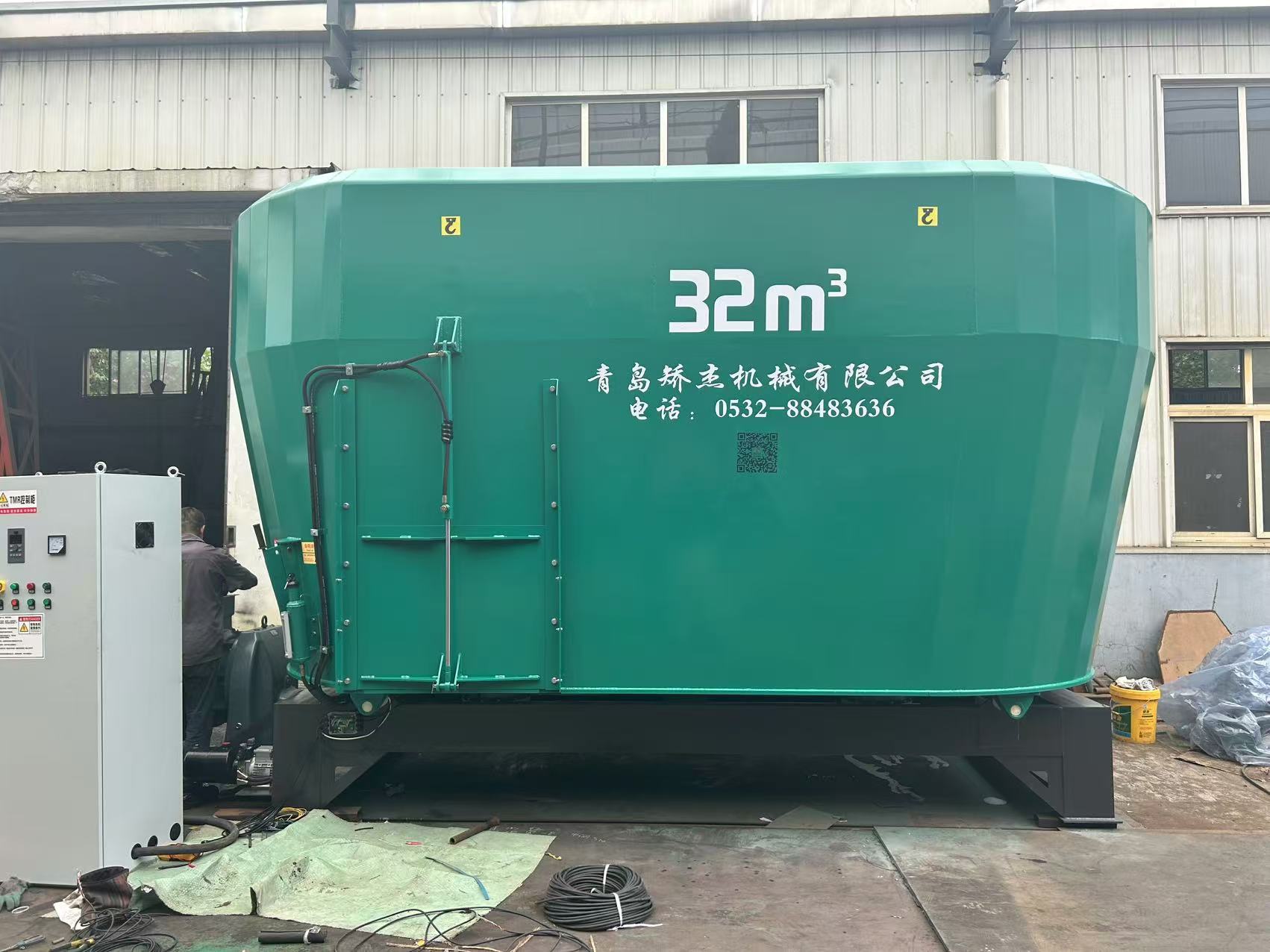 30-33 CBM Double Vertical Auger Stationary TMR Mixer