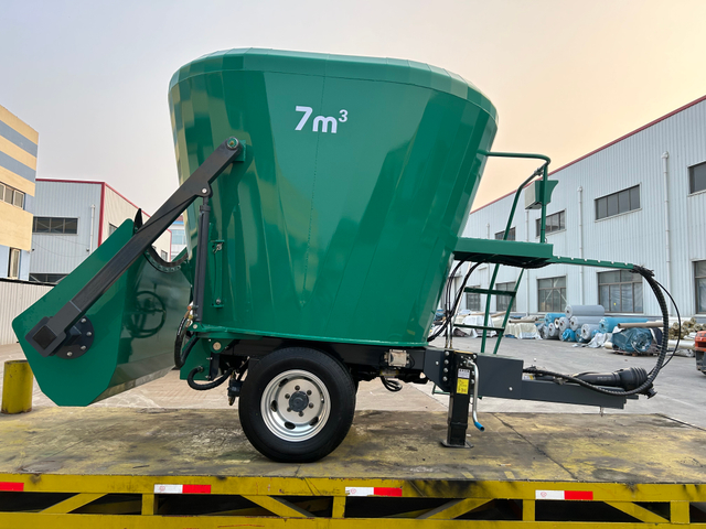 Customizable Trailer Type TMR Mixer