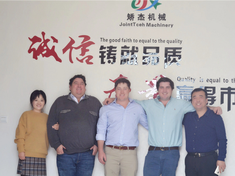 Client Visit (2)_1323_992.jpg