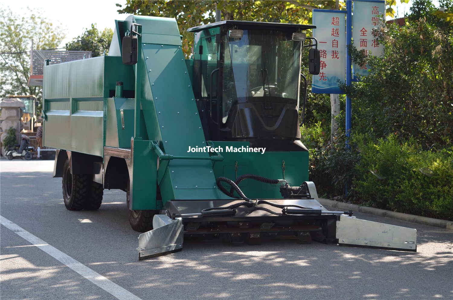 Efficient Cow Manure Collector