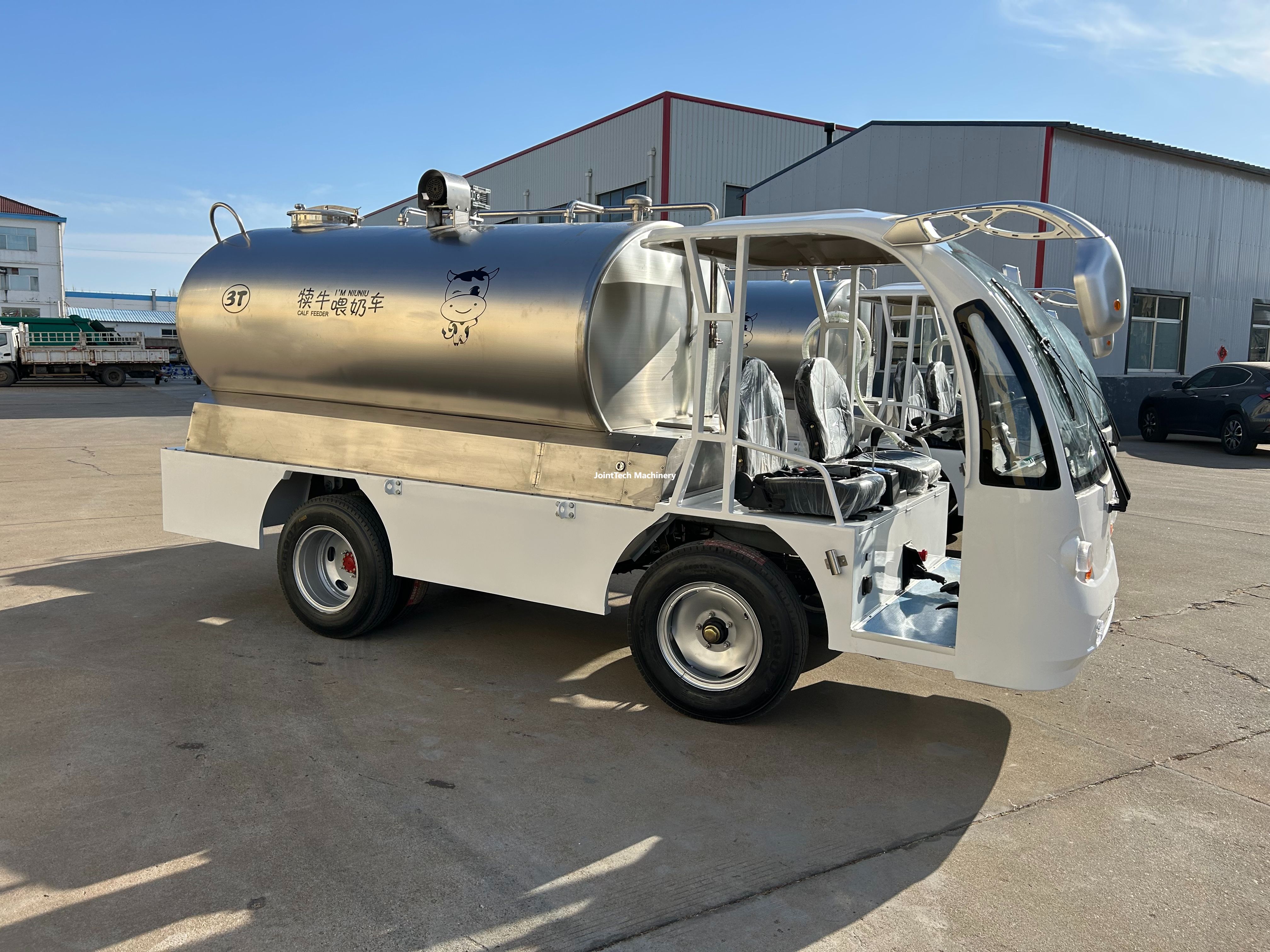 3000L Automatic Milk Taxi 3T Electric Drive Multi Calf Milk Feeder for Livestock Industry