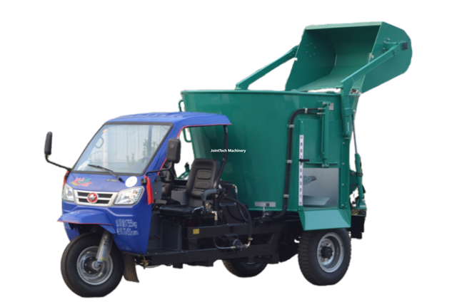 4 cbm Self Propelled Fully Automatic TMR Mixer With Loader Bucket