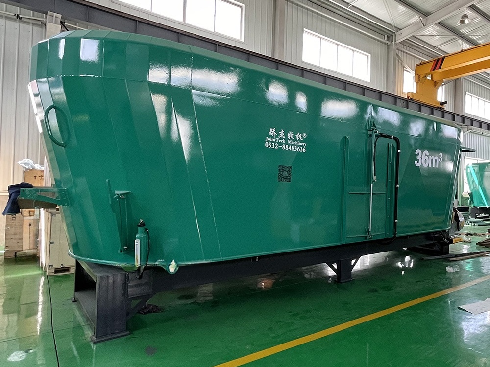 36 CBM Triple Vertical Augers Stationary TMR Mixer