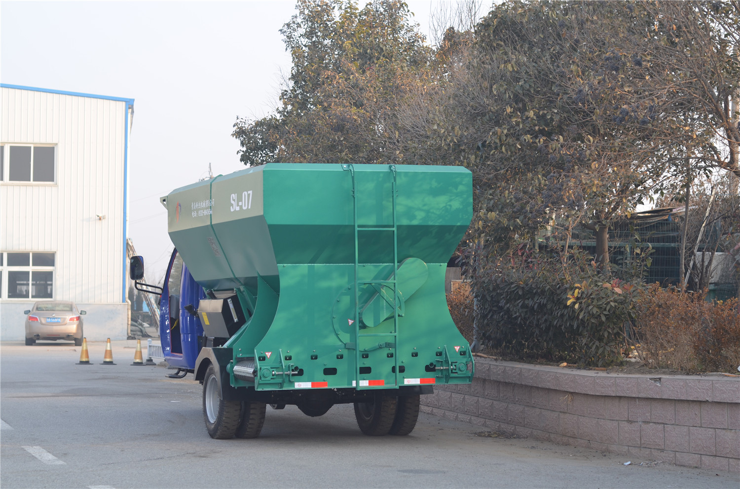7 CBM Feed Delivery Box