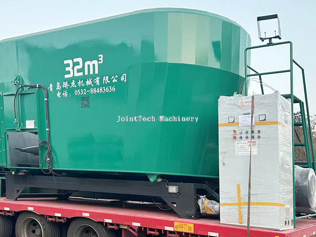 30-33 CBM Double Vertical Auger Stationary TMR Mixer