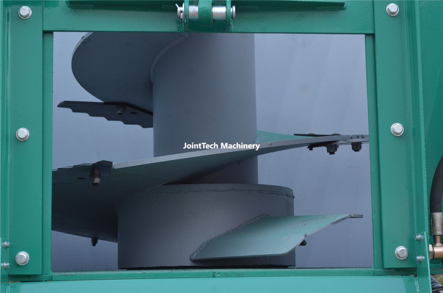 Self Propelled Fully Automatic TMR Mixer With Loader Bucket